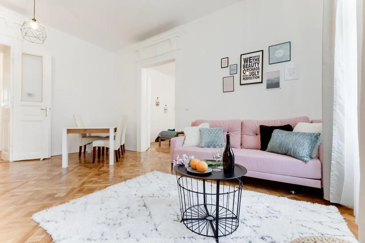 Spacious Cozy 2Bds Apt In Center - Stp4 Prague