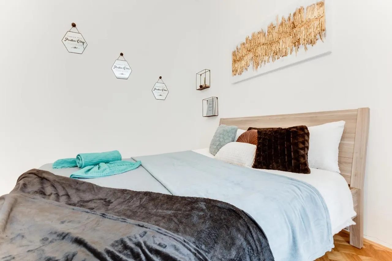 Spacious Cozy 2Bds Apt In Center - Stp4 Prague