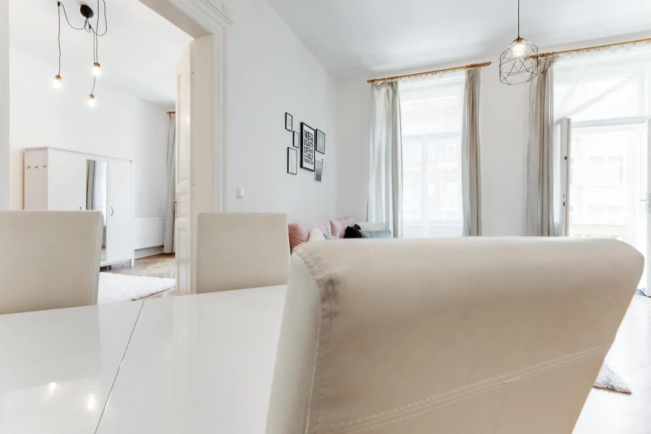 Spacious Cozy 2Bds Apt In Center - Stp4 Prague
