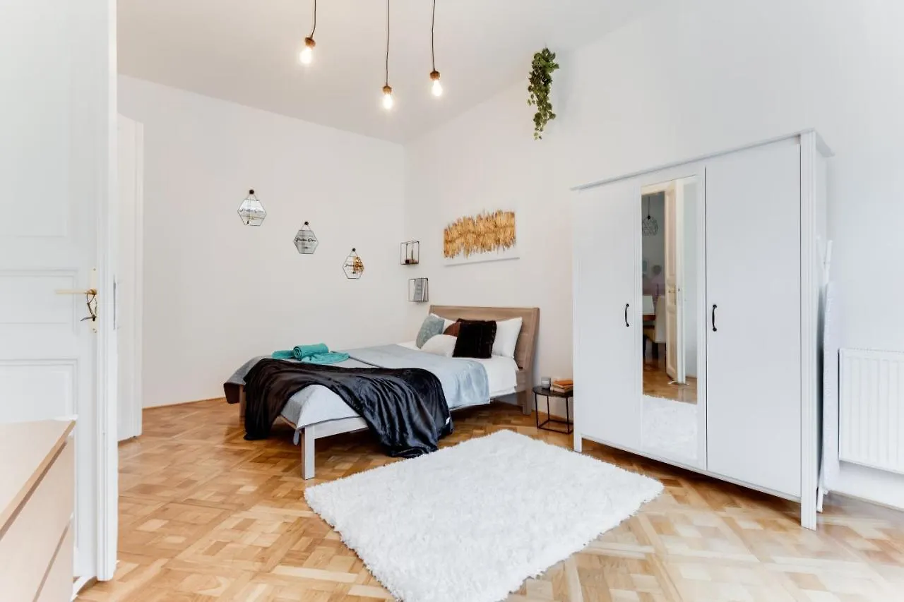 Spacious Cozy 2Bds Apt In Center - Stp4 Prague 0*,  Czech Republic